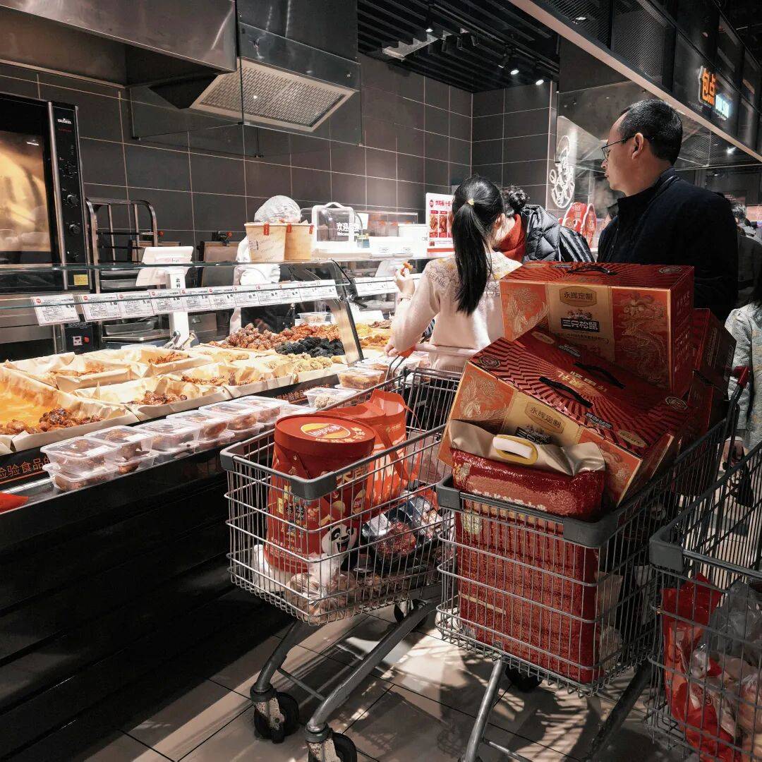 旺 两江新区年夜饭经济“热辣滚烫”冰球突破豪华版手机版年味浓、消费(图3) 旺 两江新区年夜饭经济“热辣滚烫”冰球突破豪华版手机版年味浓、消费(图3)